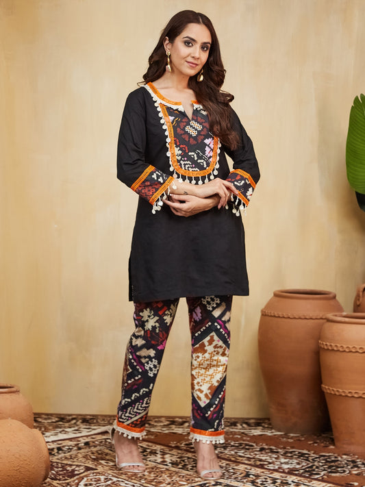Anushka Straight Kurta With Pant