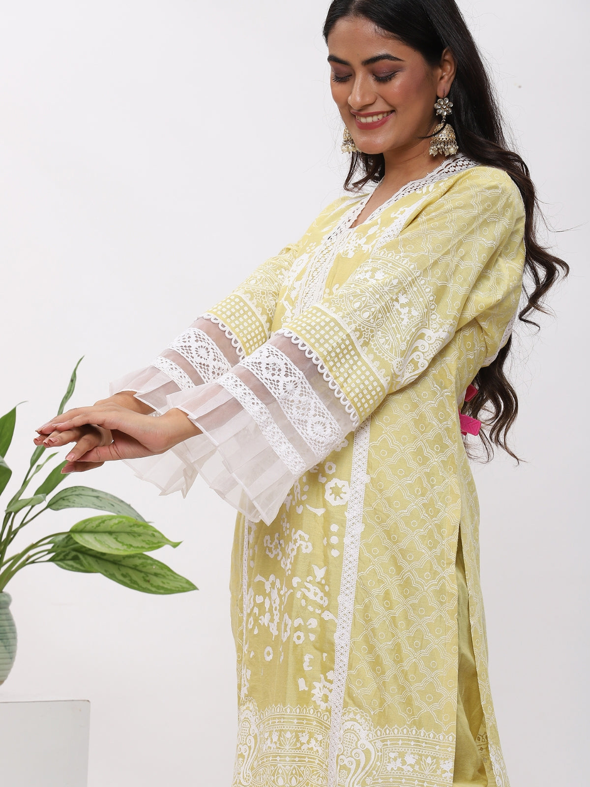 Neon Green Fanah Kurta With Plazo And Dupatta